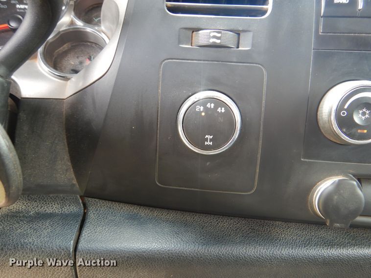 image for item DI0321 2011 Chevrolet Silverado 3500HD  Ext. Cab pickup truck