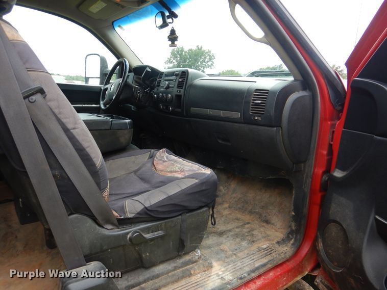 image for item DI0321 2011 Chevrolet Silverado 3500HD  Ext. Cab pickup truck