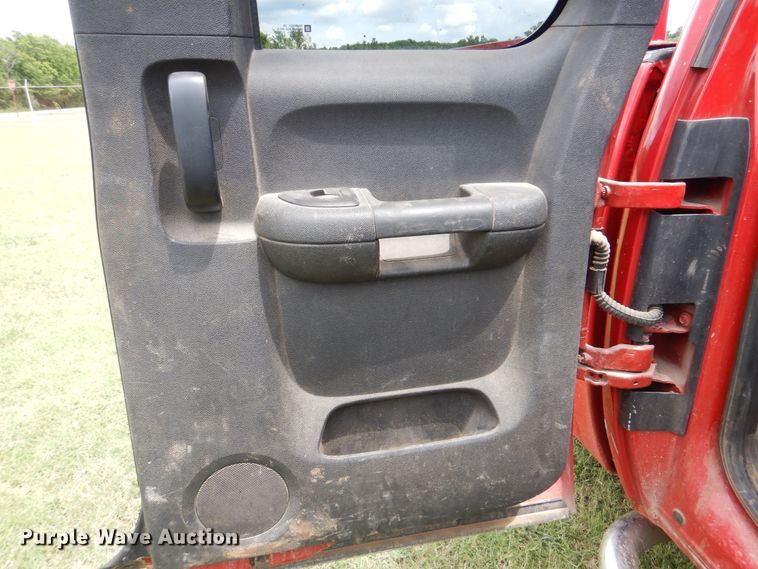 image for item DI0321 2011 Chevrolet Silverado 3500HD  Ext. Cab pickup truck