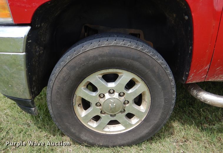 image for item DI0321 2011 Chevrolet Silverado 3500HD  Ext. Cab pickup truck