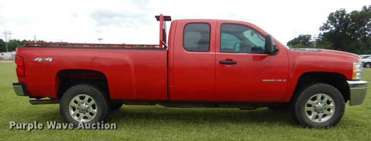 image for item DI0322 2013 Chevrolet Silverado 3500HD  Ext. Cab pickup truck
