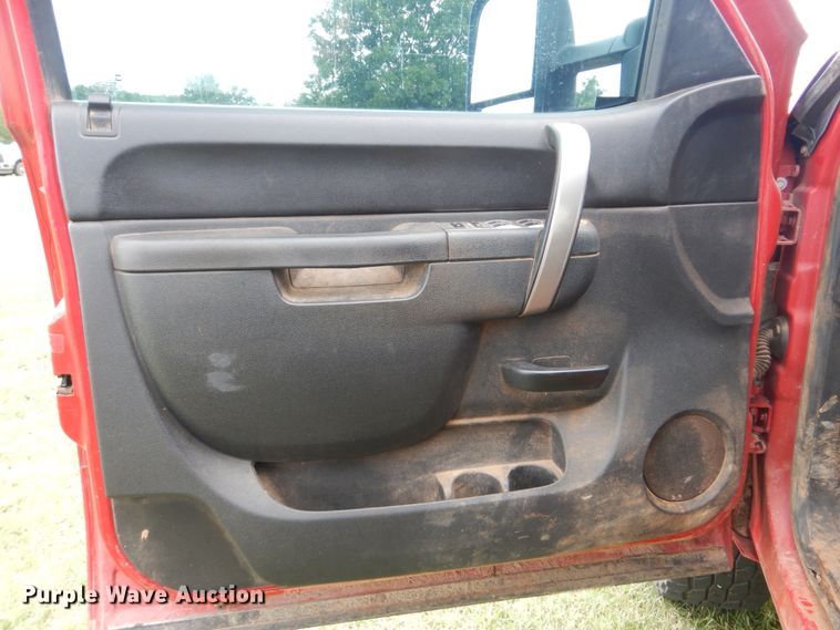 image for item DI0322 2013 Chevrolet Silverado 3500HD  Ext. Cab pickup truck