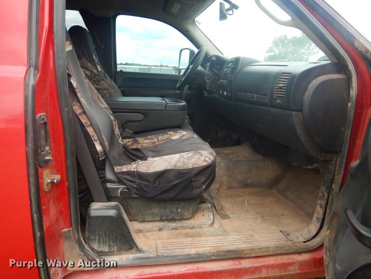 image for item DI0322 2013 Chevrolet Silverado 3500HD  Ext. Cab pickup truck