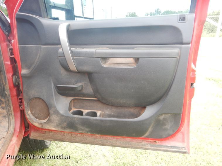 image for item DI0322 2013 Chevrolet Silverado 3500HD  Ext. Cab pickup truck