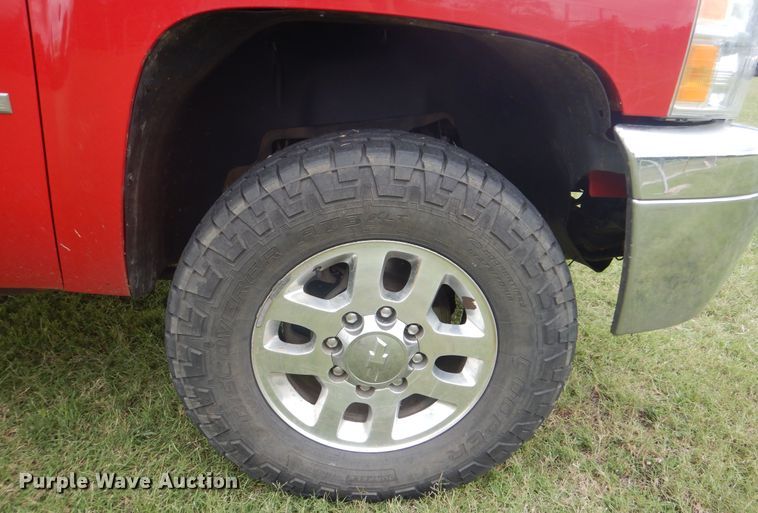 image for item DI0322 2013 Chevrolet Silverado 3500HD  Ext. Cab pickup truck