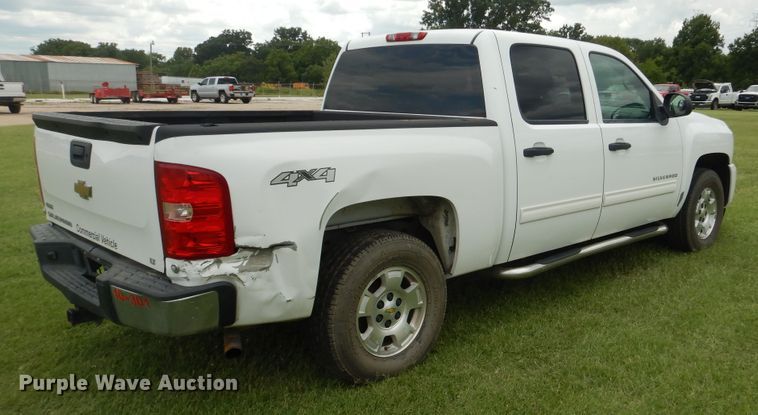 image for item DI0323 2011 Chevrolet Silverado 1500  Crew Cab pickup truck