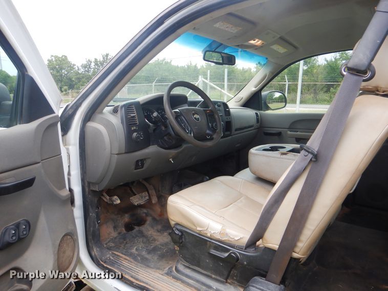 image for item DI0325 2011 Chevrolet Silverado 2500HD  Ext. Cab pickup truck