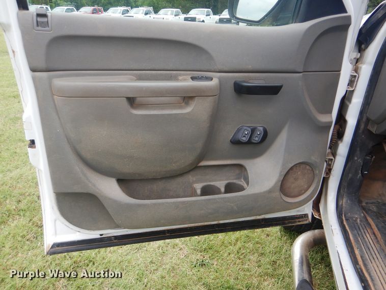 image for item DI0325 2011 Chevrolet Silverado 2500HD  Ext. Cab pickup truck