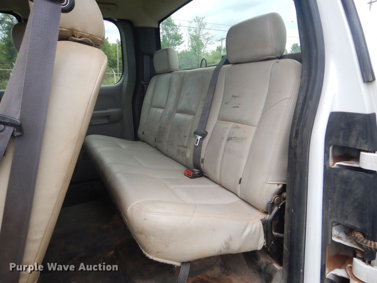 image for item DI0325 2011 Chevrolet Silverado 2500HD  Ext. Cab pickup truck