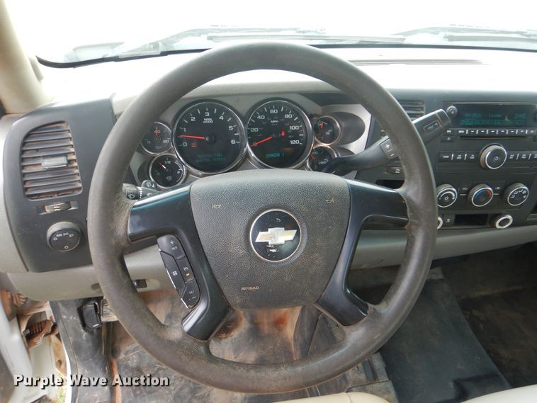 image for item DI0325 2011 Chevrolet Silverado 2500HD  Ext. Cab pickup truck