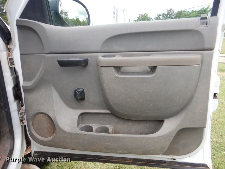 image for item DI0325 2011 Chevrolet Silverado 2500HD  Ext. Cab pickup truck