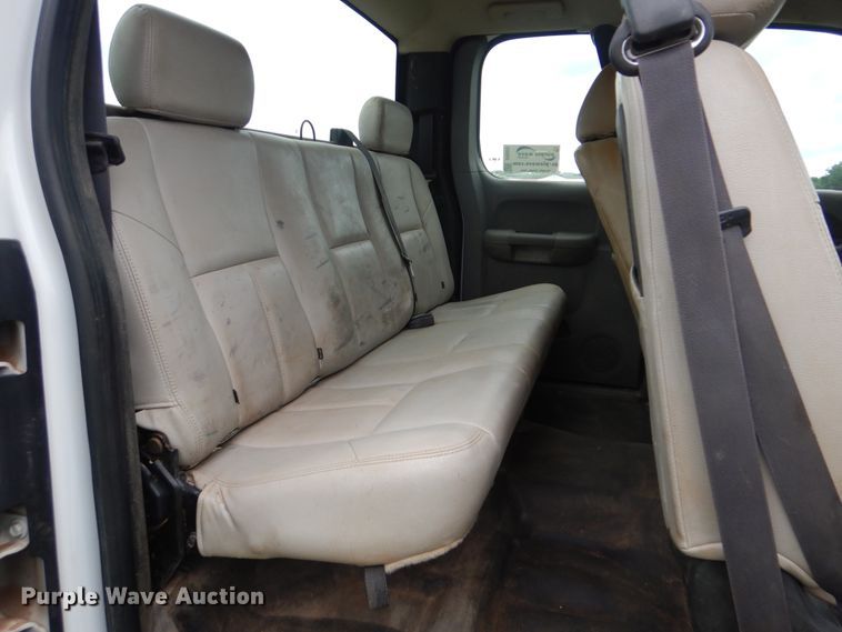 image for item DI0325 2011 Chevrolet Silverado 2500HD  Ext. Cab pickup truck