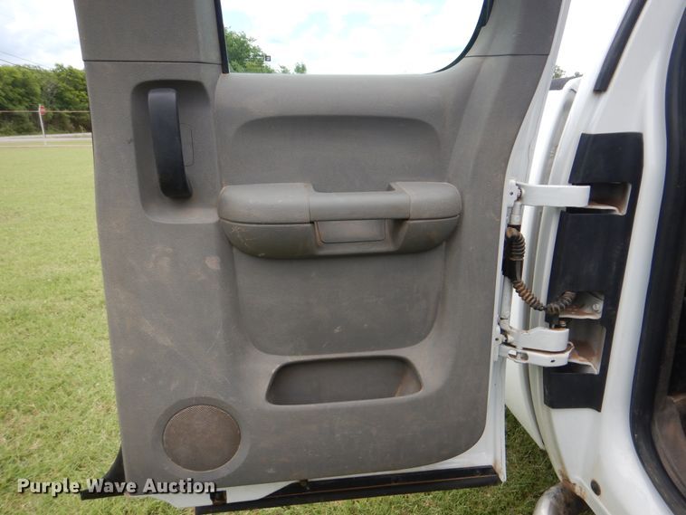 image for item DI0325 2011 Chevrolet Silverado 2500HD  Ext. Cab pickup truck