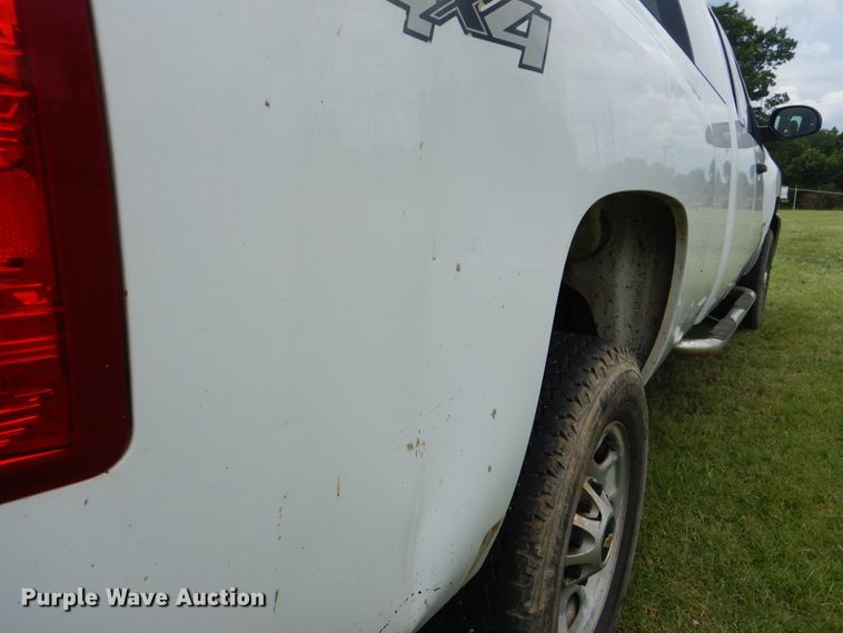 image for item DI0325 2011 Chevrolet Silverado 2500HD  Ext. Cab pickup truck