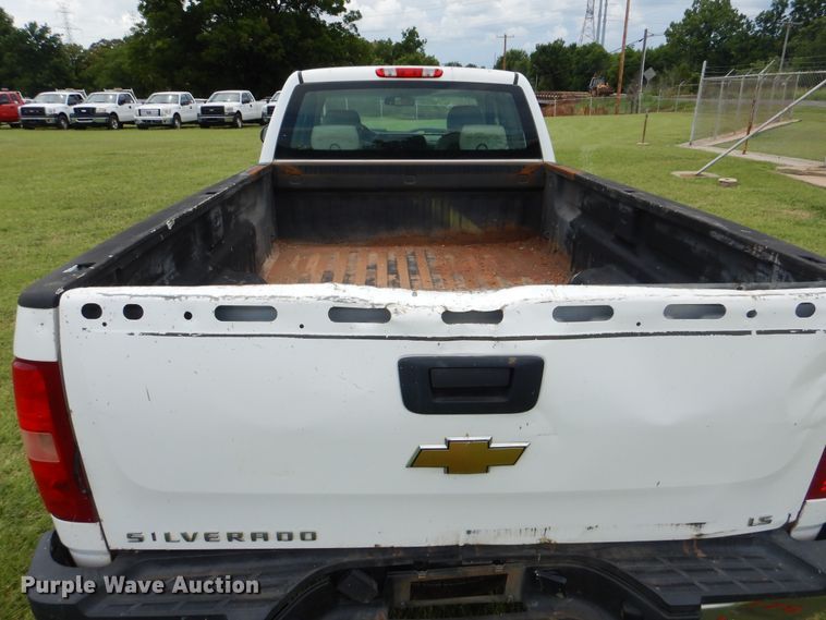 image for item DI0325 2011 Chevrolet Silverado 2500HD  Ext. Cab pickup truck