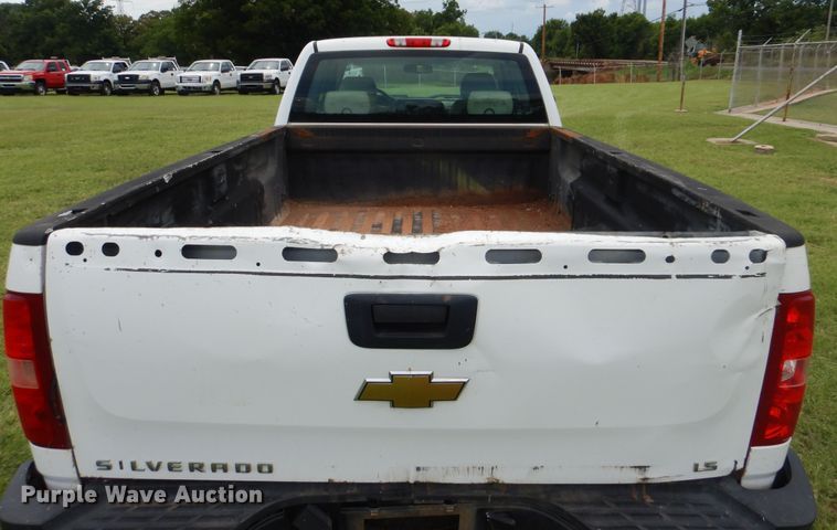 image for item DI0325 2011 Chevrolet Silverado 2500HD  Ext. Cab pickup truck