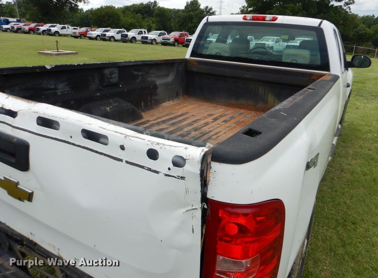 image for item DI0325 2011 Chevrolet Silverado 2500HD  Ext. Cab pickup truck