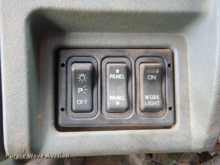 image for item DI0330 2007 International 4300  utility truck with crane