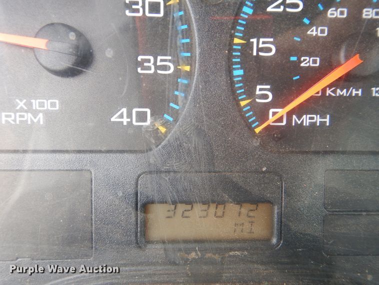 image for item DI0330 2007 International 4300  utility truck with crane