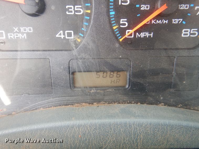 image for item DI0330 2007 International 4300  utility truck with crane