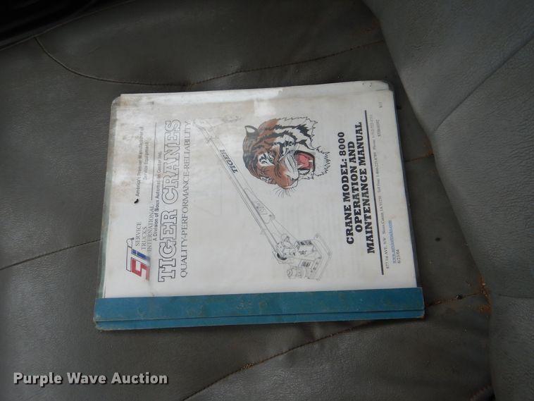 image for item DI0330 2007 International 4300  utility truck with crane