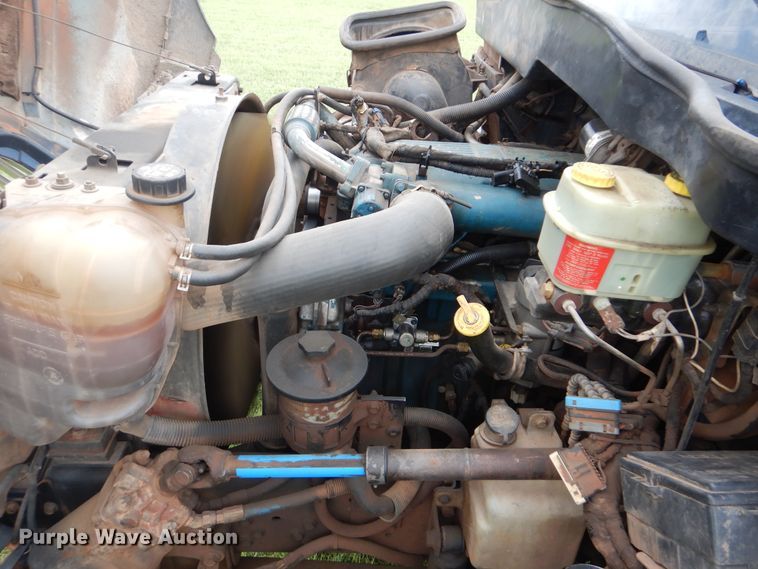 image for item DI0330 2007 International 4300  utility truck with crane