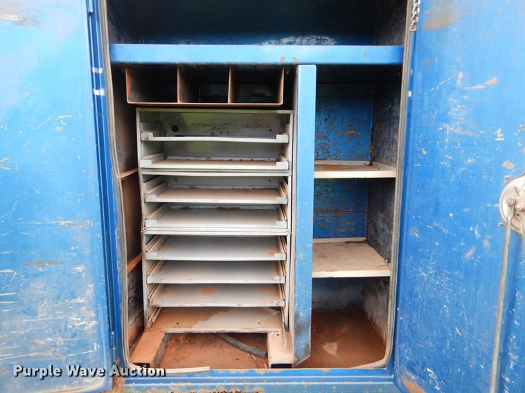 image for item DI0330 2007 International 4300  utility truck with crane