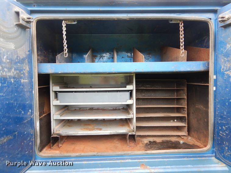 image for item DI0330 2007 International 4300  utility truck with crane