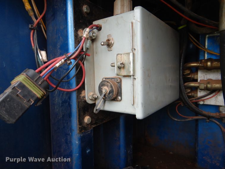 image for item DI0330 2007 International 4300  utility truck with crane