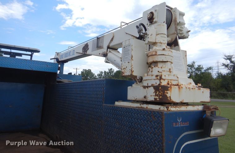 image for item DI0330 2007 International 4300  utility truck with crane