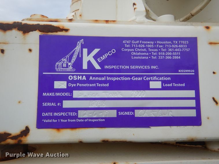 image for item DI0330 2007 International 4300  utility truck with crane