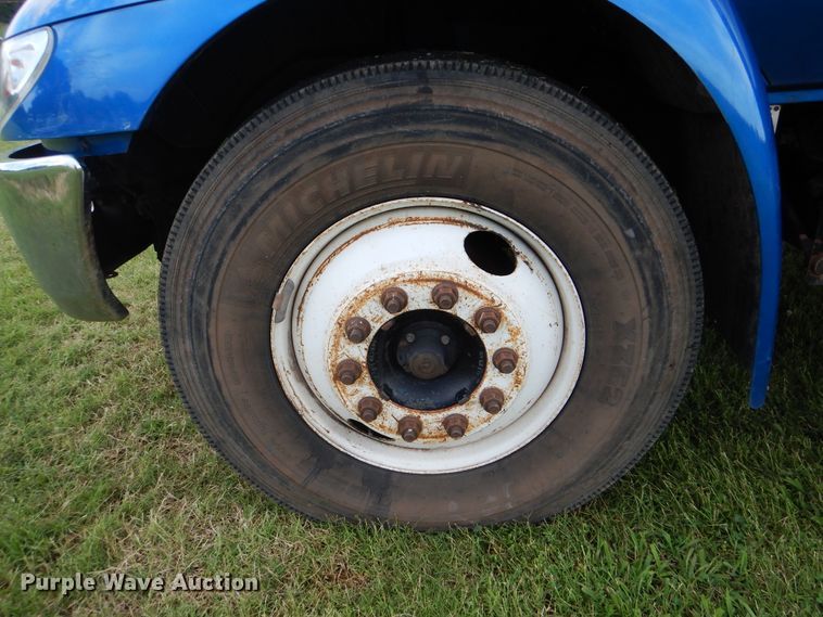 image for item DI0330 2007 International 4300  utility truck with crane