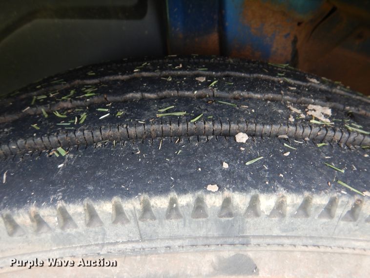 image for item DI0330 2007 International 4300  utility truck with crane