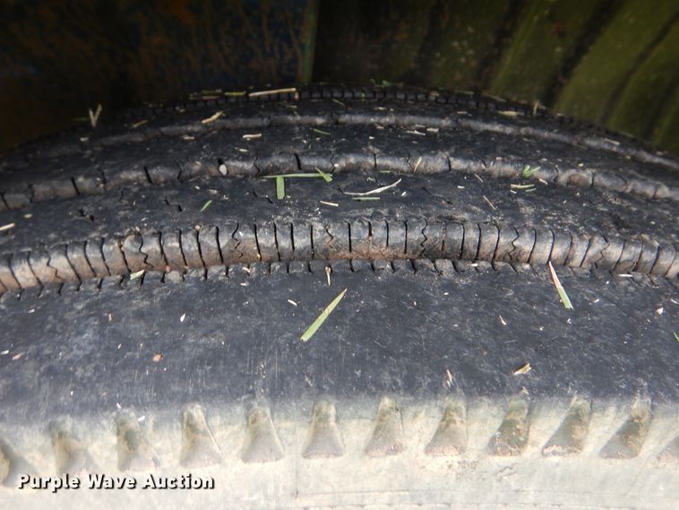 image for item DI0330 2007 International 4300  utility truck with crane