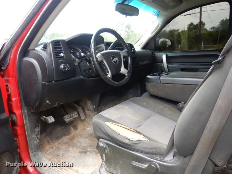 image for item DI0335 2011 Chevrolet Silverado 2500HD  Ext. Cab pickup truck