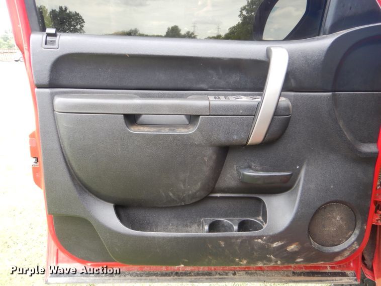 image for item DI0335 2011 Chevrolet Silverado 2500HD  Ext. Cab pickup truck