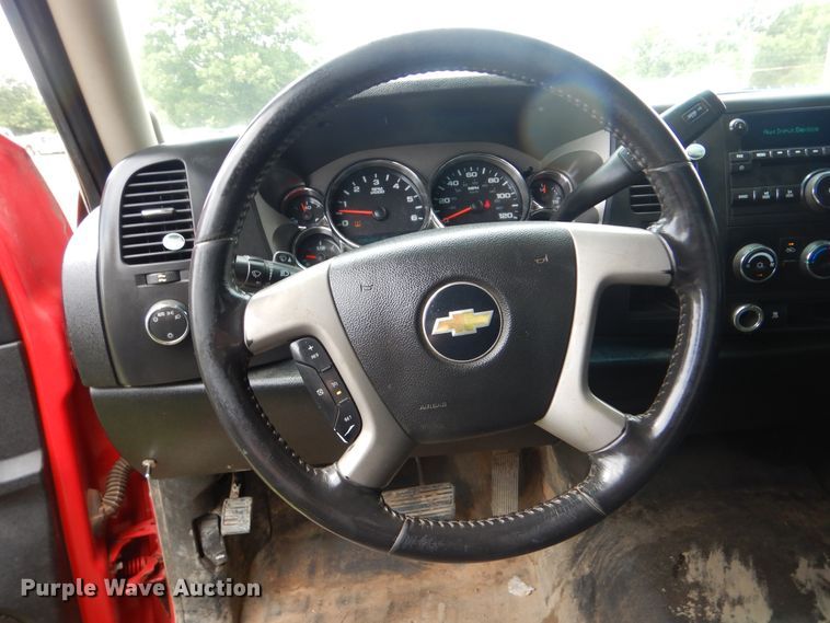 image for item DI0335 2011 Chevrolet Silverado 2500HD  Ext. Cab pickup truck