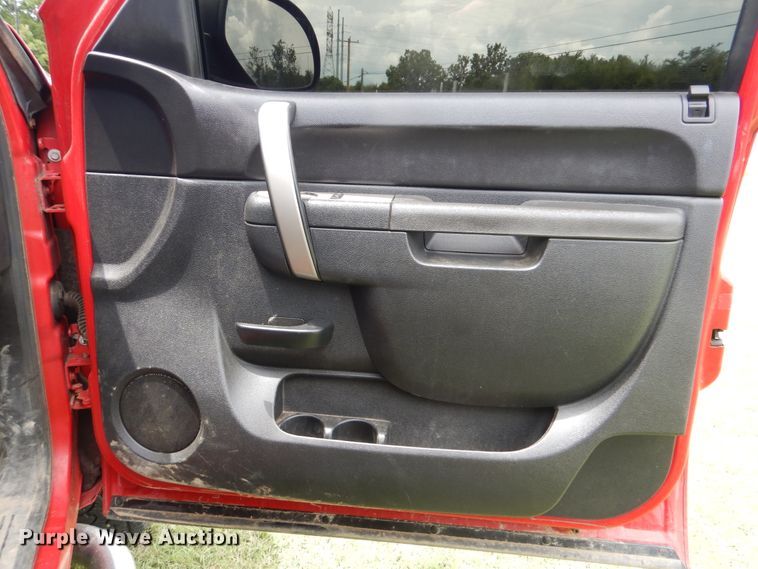 image for item DI0335 2011 Chevrolet Silverado 2500HD  Ext. Cab pickup truck