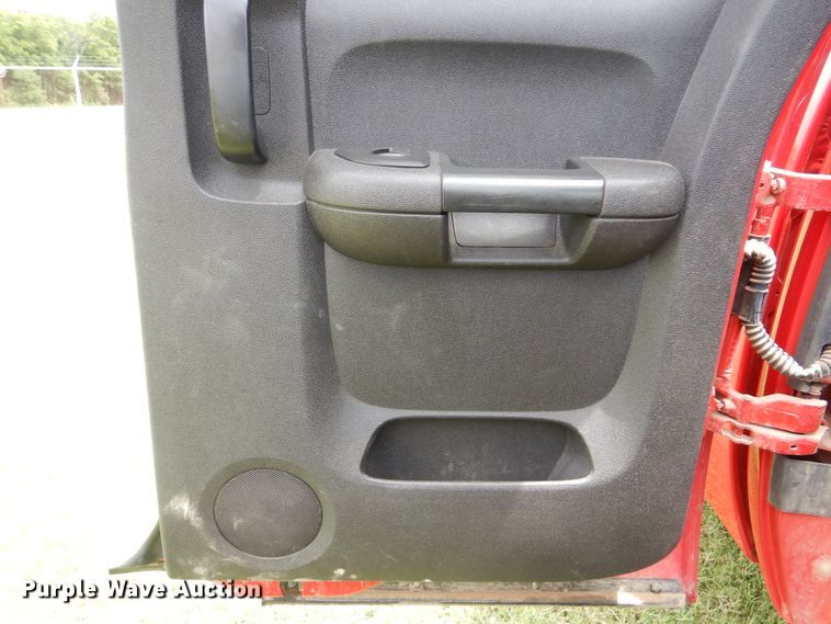 image for item DI0335 2011 Chevrolet Silverado 2500HD  Ext. Cab pickup truck