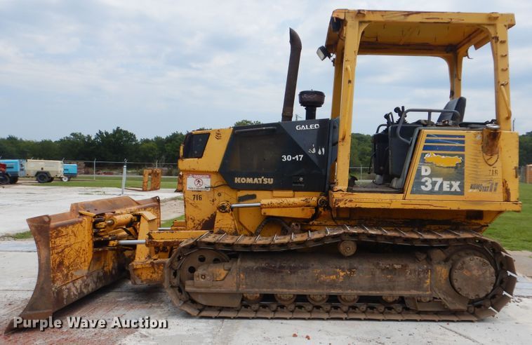 image for item DI0359 2005 Komatsu D37EX  dozer