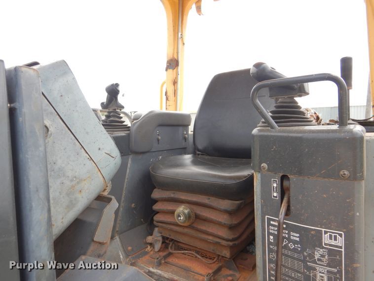 image for item DI0359 2005 Komatsu D37EX  dozer