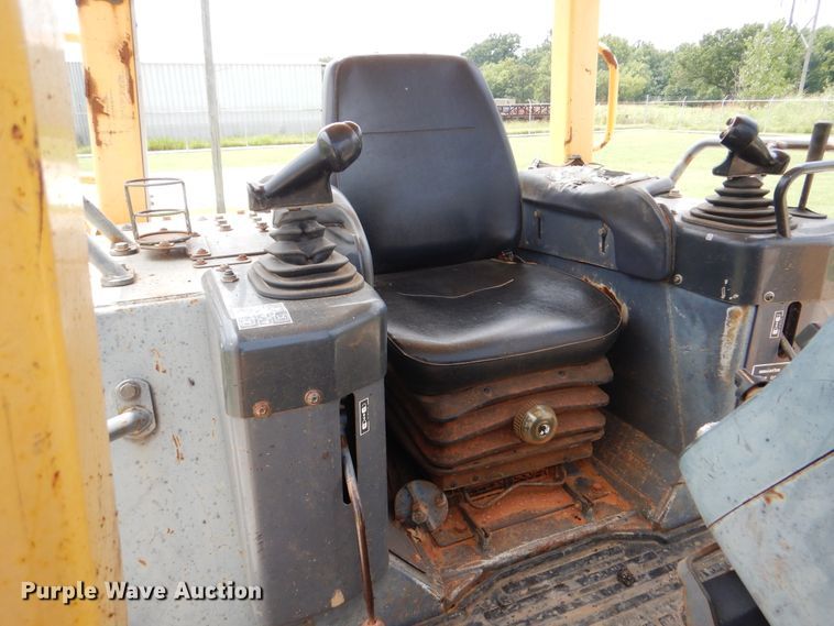 image for item DI0359 2005 Komatsu D37EX  dozer