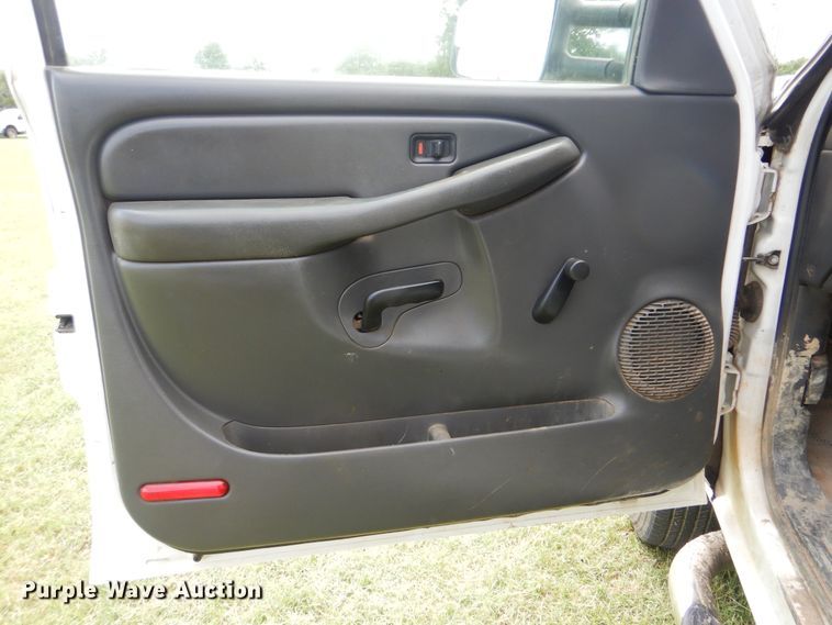 image for item DI0361 2003 Chevrolet Silverado 3500  Crew Cab pickup truck