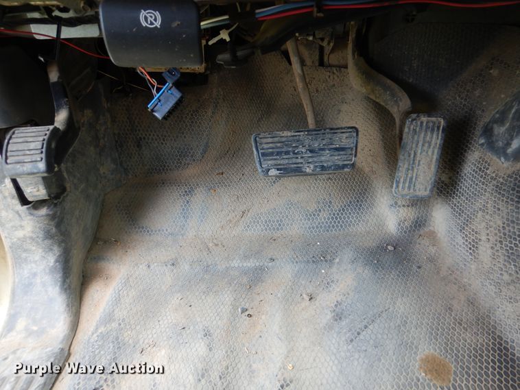 image for item DI0361 2003 Chevrolet Silverado 3500  Crew Cab pickup truck