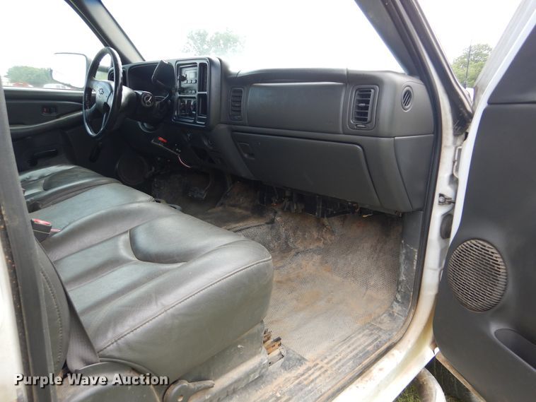 image for item DI0361 2003 Chevrolet Silverado 3500  Crew Cab pickup truck