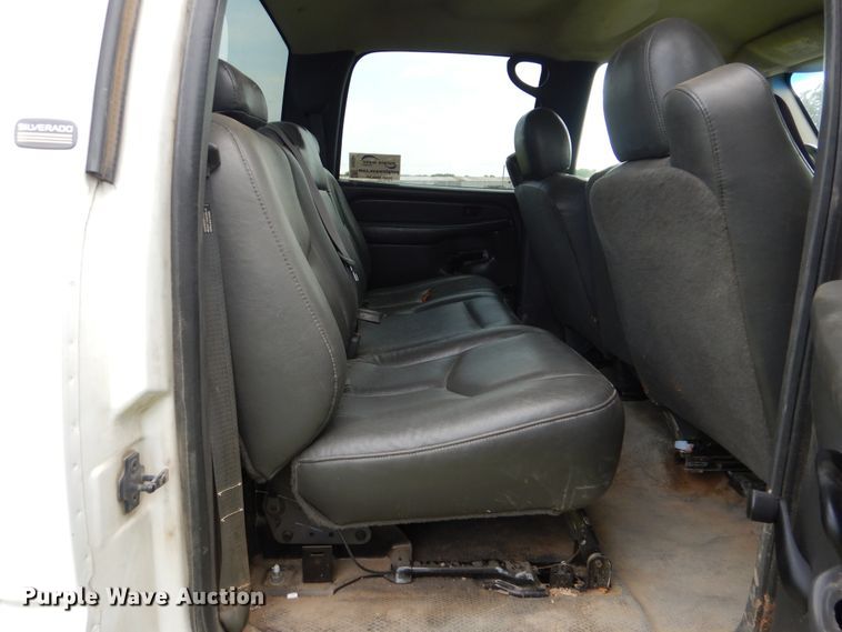 image for item DI0361 2003 Chevrolet Silverado 3500  Crew Cab pickup truck