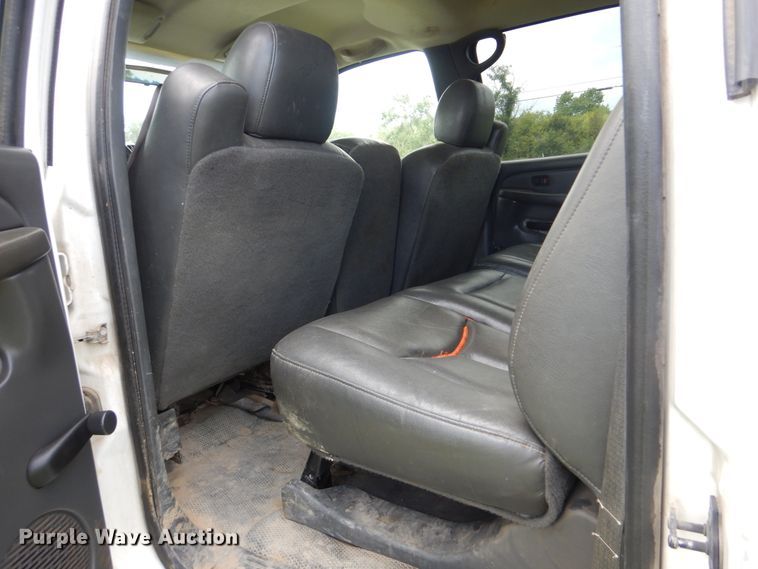 image for item DI0361 2003 Chevrolet Silverado 3500  Crew Cab pickup truck