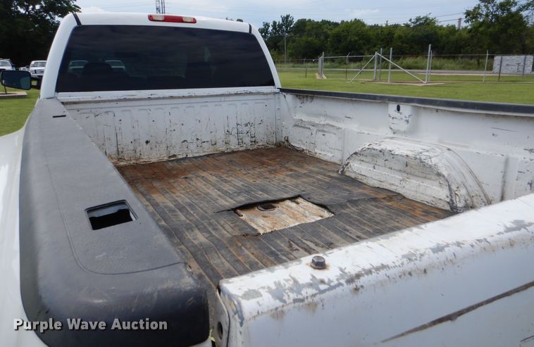 image for item DI0361 2003 Chevrolet Silverado 3500  Crew Cab pickup truck