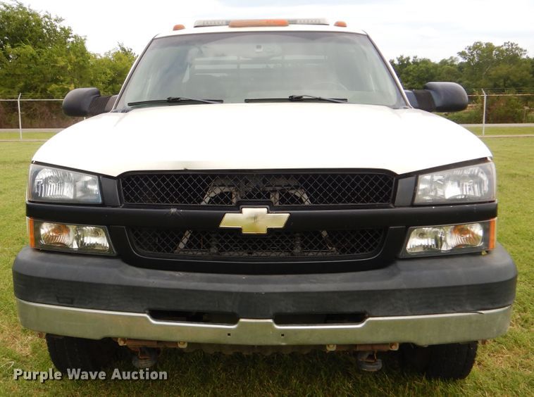 image for item DI0362 2004 Chevrolet Silverado 3500  Ext. Cab flatbed pickup truck