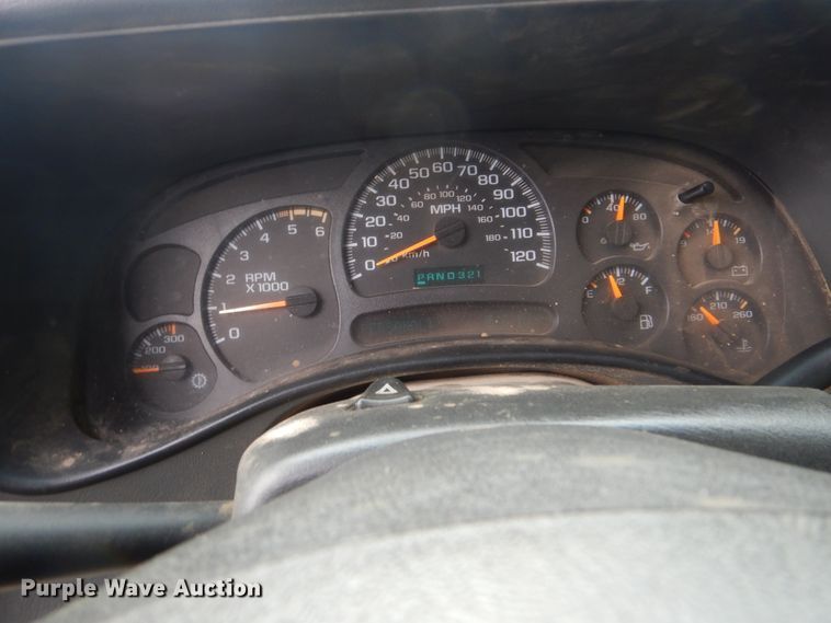 image for item DI0362 2004 Chevrolet Silverado 3500  Ext. Cab flatbed pickup truck